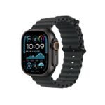 ساعة Apple Watch Ultra 2 49 مم باللون الأسود مع سوار من التيتانيوم باللون الأسود المحيطي